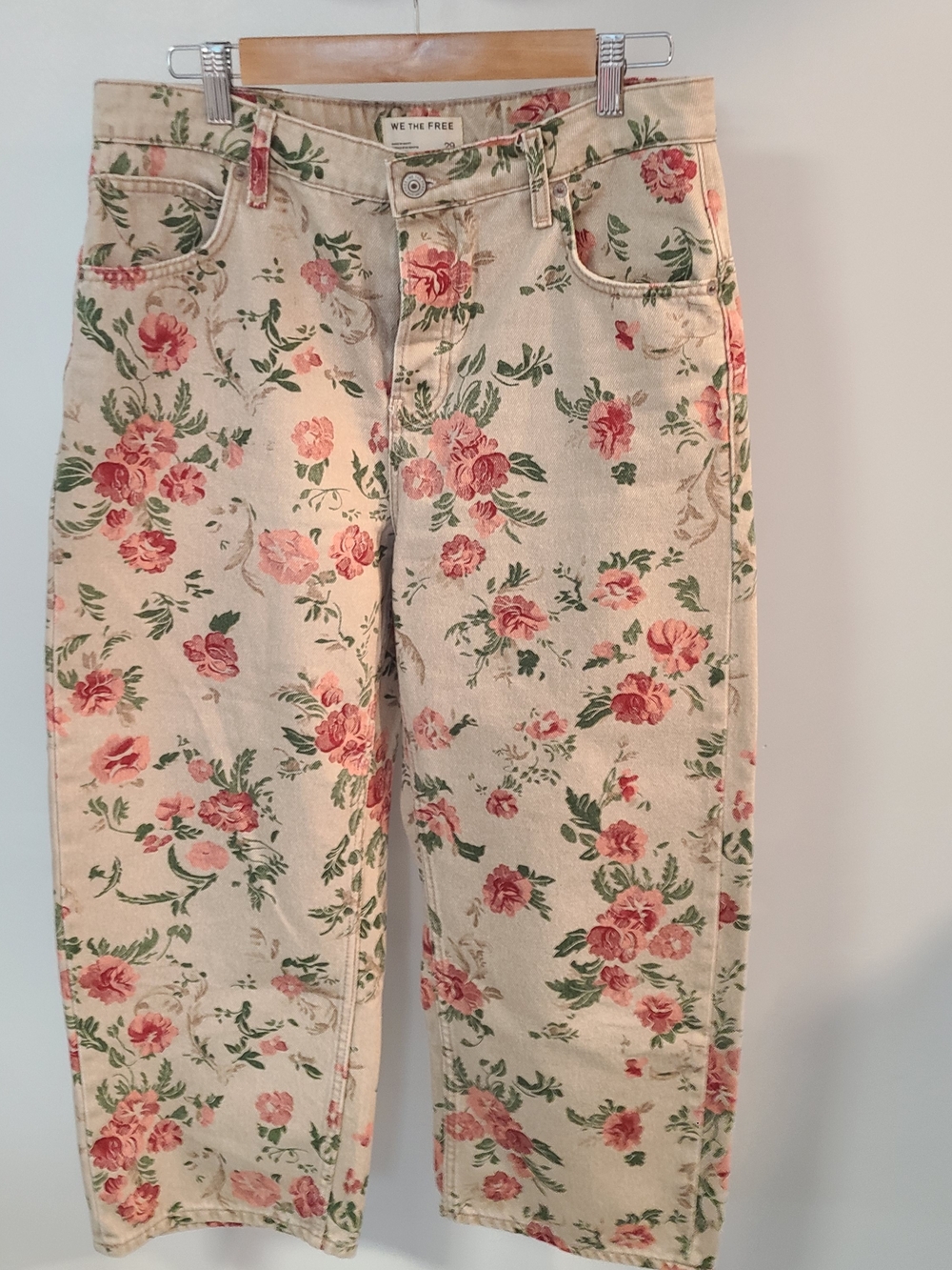 We The Free Tinsley Baggy High-Rise Printed Jeans, Cream & Pink Size 29. EUC.
